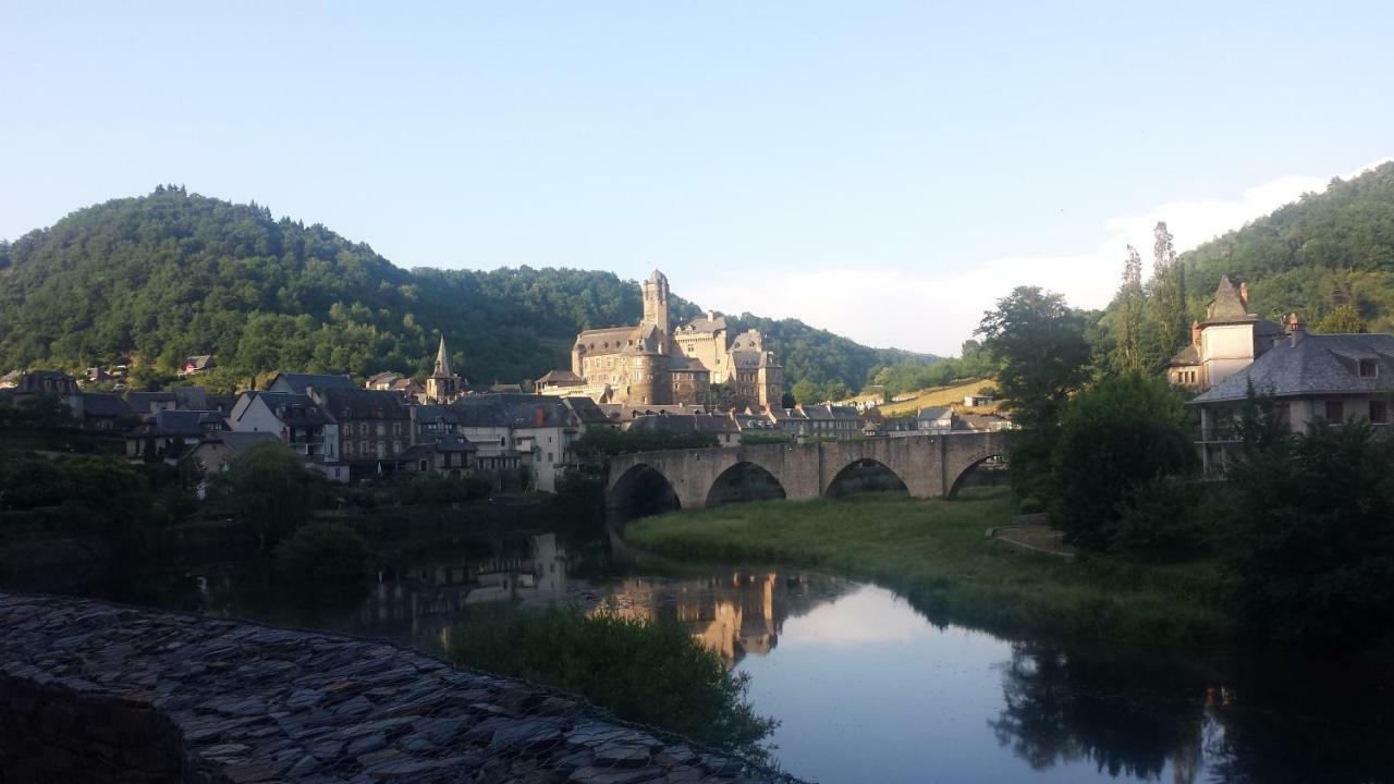 Bed and Breakfast Le Curieux De Conques Saint-Cyprien-sur-Dourdou Exterior foto